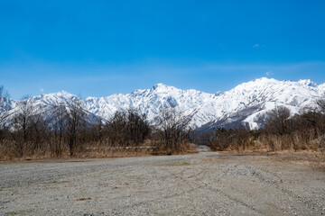 北アルプスの山並み　長野県白馬村 © RATM