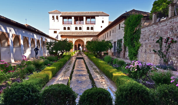 Granada, giardini, roseti e fiori del complesso del Generalife dell'Alhambra, Andalusia, Spagna