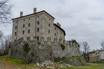 Obraz premium medieval stone fortress of castello di caporiacco, italy