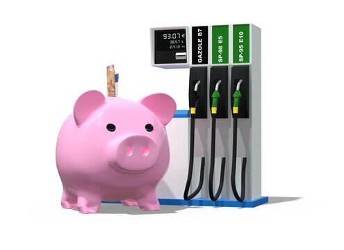 Tirelire cochon rose devant une pompe &agrave; essence, concept d'&eacute;conomie de carburant et d'inflation des prix de l'&eacute;nergie - rendu 3D