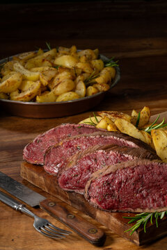 Tagliata di Carne e Patate arrosto