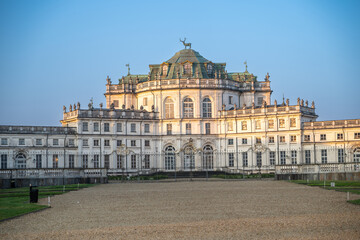 Obraz premium Stupinigi, turin, italy. March 23, 2026. Stupinigi hunting lodge, a baroque masterpiece near turin, italy, presenting its grand architecture and entrance gate