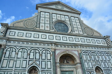 イタリア フィレンツェのサンタ・マリア・ノヴェッラ聖堂 © Via Nova