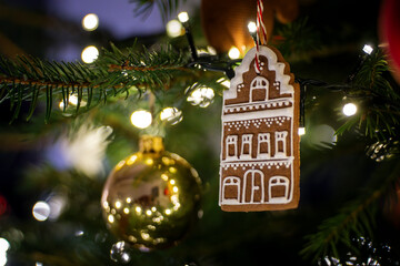 ŚWIĘTA BOŻEGO NARODZENIA- ozdoby choinkowe © anix