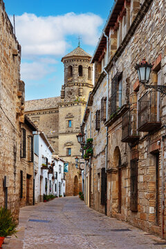 historische Altstadtgasse in Baeza in Spanien