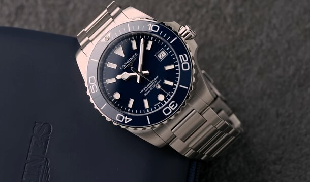Longines Hydroconquest, luxury, Swiss watch, wristwatch.