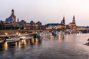 Fototapeta premium Evening skyline of Dresden with Elbe river, Germany