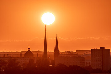 Naklejka premium Sunset above the Leipzig skyline, Germany