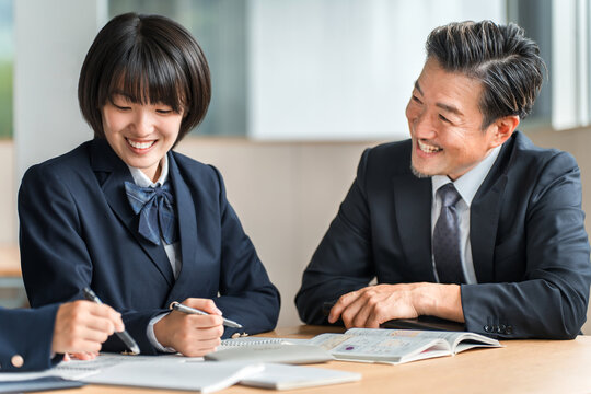 Elementary school students, junior high school students, high school students, and female high school students who receive instruction from teachers, instructors, or tutors in school classes or cram s