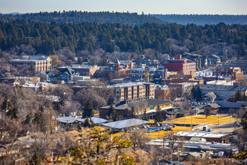 Obraz premium Aerial Panorama of Flagstaff Arizona on Sunny Day