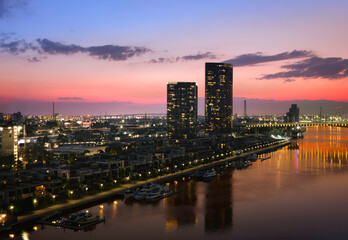 Fototapeta premium Melbourne city sunset skyline over the Yarra River Marina, Victoria, Australia