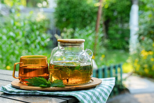 Calming herbal detox tea for urinary tract natural care