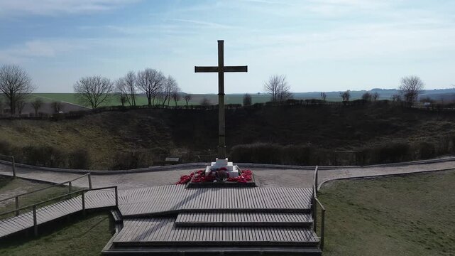 Vue a&eacute;rienne du Crat&egrave;re de Lochnagar (Trou de mine de La Boisselle), vestige de la Bataille de la Somme, France