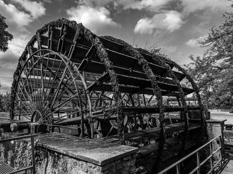 Waterwheel at L'Isle sur-la-Sorgue, Avignon, Vaucluse, Provence - one of twenty in the river that passes both sides of the town, powering textile and grain mills
