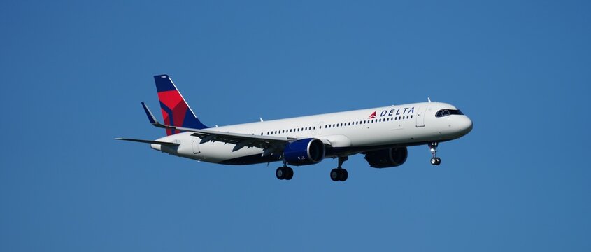 Delta Airlines A321neo atterrissage banni&egrave;re