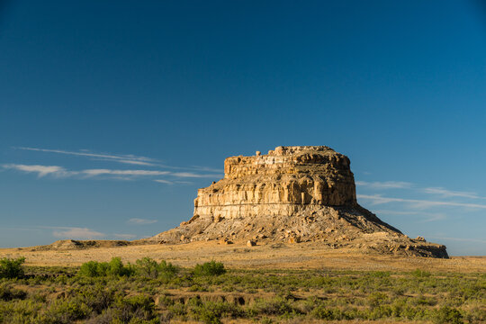 USA, New Mexico, Chaco Canyon.  Fajada Butte, rises 135 meters (443 feet) above the canyon floor, and marks the entrance to the National Park