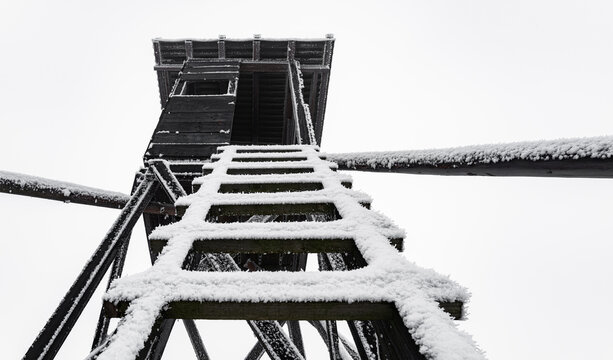 Hochsitz im Winter