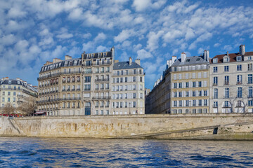 Naklejka premium Paris, beautiful facades quai d’Orleans, on the ile Saint-Louis