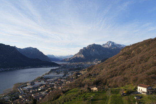PANORAMA LECCO CON LAGO E MONTAGNE