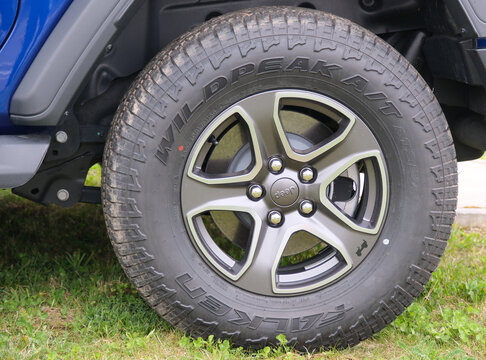 Falken Wildpeak A/T3W Reifen auf Jeep Leichtmetall Felge aufgezogen, Z&uuml;rich 29 M&auml;rz 2026