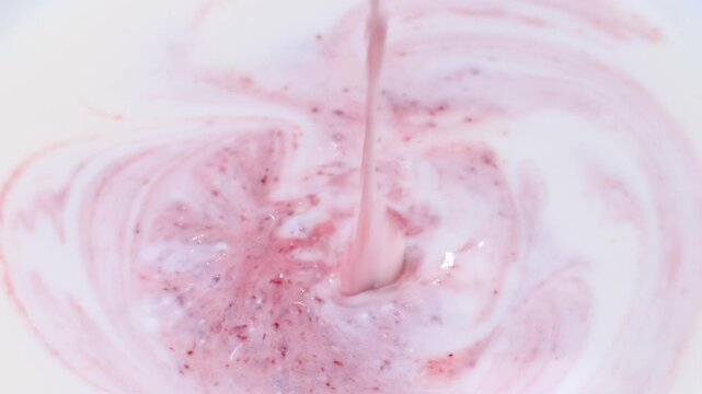  video of yogurt with raspberry jam