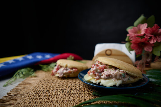 Arepa Venezolana en la mesa
