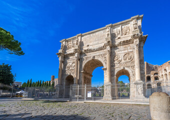 Fototapeta premium City of Rome, Arch of Constantine near the Colosseum, Italy