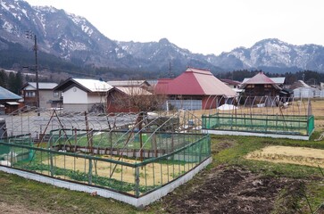 山間部の農村風景 © ほじん