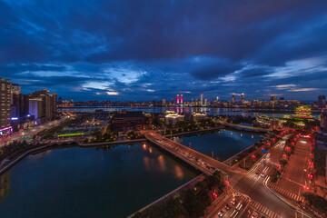 Fototapeta premium night view of the city