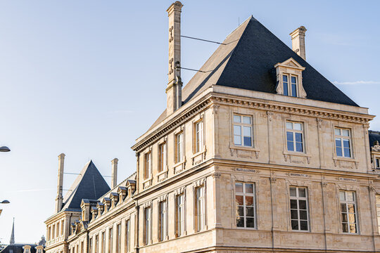 Fa&ccedil;ades des rues de Reims