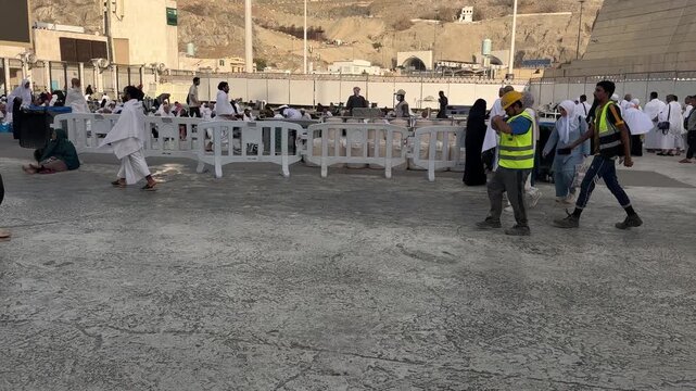 Makkah Saudi Arabia, 05 02 2026, Makkah Saudi Arabia 4K Umrah Hajj 2026 Taif City Aerial View Holy Kaaba Masjid Al Haram Pilgrims Tawaf Spiritual Journey Video