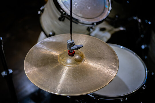 Drum set hi-hat cymbal