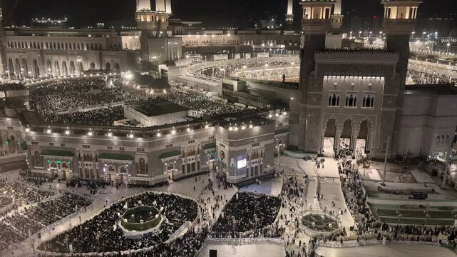 Makkah Saudi Arabia, 05 02 2026, Makkah Saudi Arabia 4K Umrah Hajj 2026 Taif City Aerial View Holy Kaaba Masjid Al Haram Pilgrims Tawaf Spiritual Journey Video