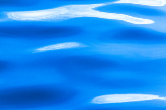 Textura de agua de un embalse en la isla de Gran Canaria, Espa&ntilde;a
