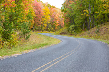 Fototapeta premium 64795-00803 Road in fall, Alger County, Upper Peninsula, MI