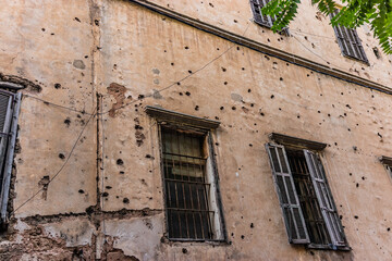 Naklejka premium Bullet holes covered house in Beirut, Lebanon
