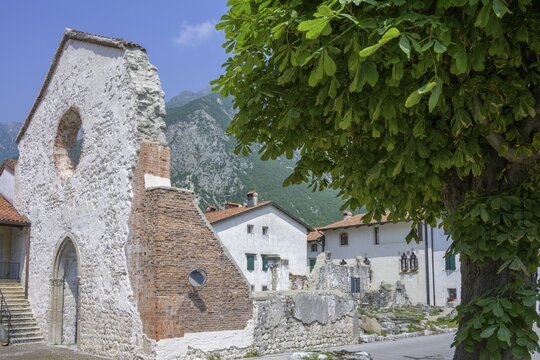 Ruins of the church that collapsed in the 1976 earthquake, Venzone, province of Udine, Italy