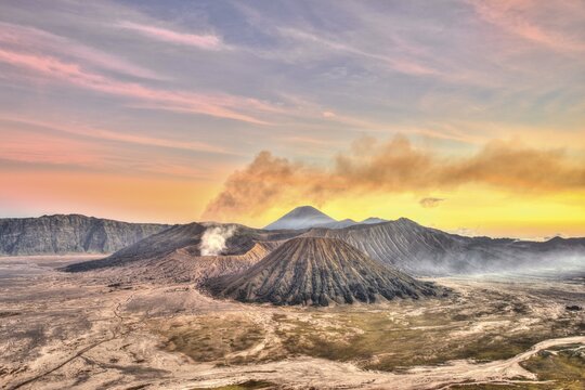 Sunset, smoking volcano Gunung Bromo, Mount Batok in front, Mount Kursi at back, Mount Gunung Semeru, Bromo Tengger Semeru National Park, Java, Indonesia