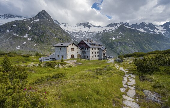 Route to the Berliner H&uuml;tte on the Berliner H&ouml;henweg, Steinmandl mountain peak, Waxeggkees and Hornkees glaciers, Zillertal Alps, Zillertal, Tyrol, Austria