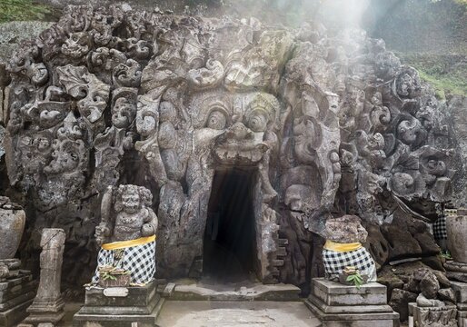 Sanctum, Elephant Cave Goa Gajah, stone carvings of Hindu gods, Ubud, Bali, Indonesia