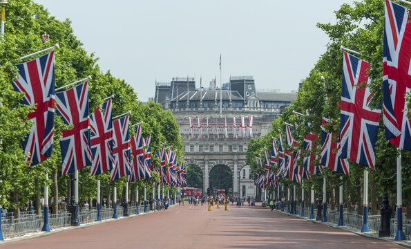 Flags on road, Buckingham Palace, The Mall, Southwark, London, London region, London, England, Great Britain, Europe