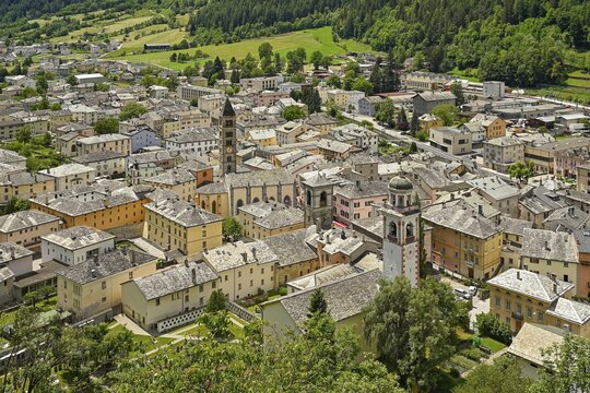 Village view with collegiate church St. Viktor and reformed church, Poschiavo, Puschlav, Canton Graub&uuml;nden, Switzerland