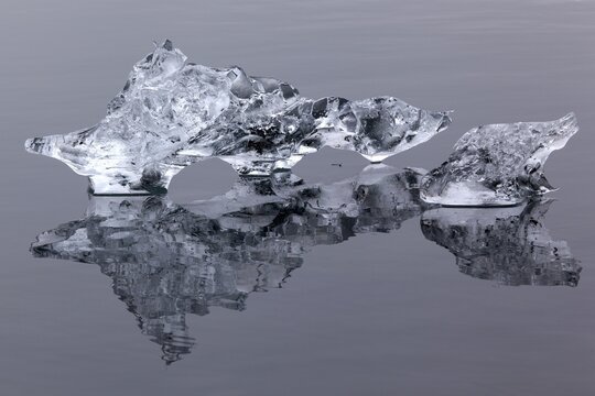 Ice floe, ice sculpture, J&ouml;kuls&aacute;rl&oacute;n glacial lake, lagoon, Iceland