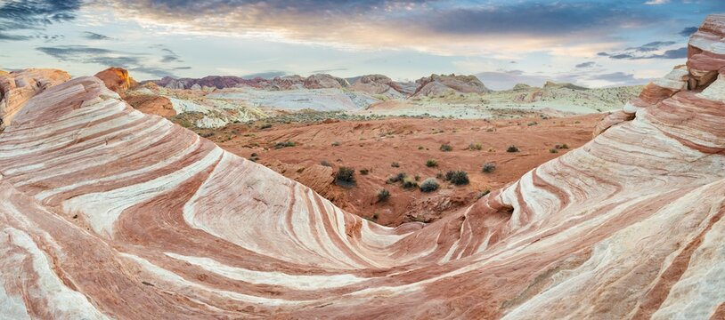 Fire Wave Rock, Valley of Fire State Park, Nevada, USA