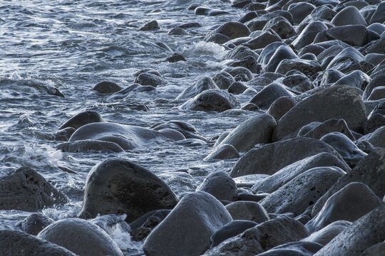 Black stones, Surf, Skagafj&ouml;r&eth;ur, North Iceland, Iceland