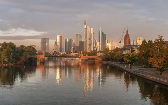 Skyline, skyscrapers in the banking district in the morning light, Old Bridge over the Main, sunrise, autumn, Frankfurt am Main, Hesse, Germany