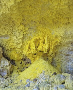 Sulfur, Wai-O-Tapu Thermal area, South Island, New Zealand