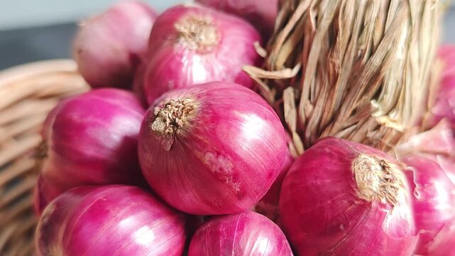 Shallots ,Shallots have properties that help reduce fat.