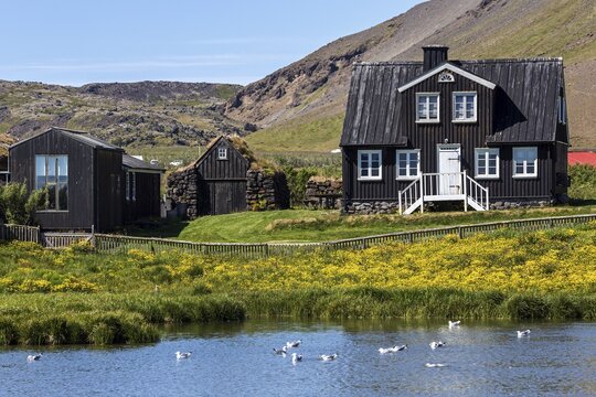 Old house, wooden house, Arnarstapi, peninsula Snaefellsnes, &Iacute;sland