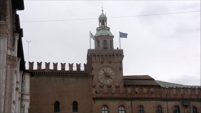 BOLOGNA,ITALIA : Palazzo d'Accursio, in Piazza Maggiore, a Bologna, Emilia-Romagna,Italia, 14 Marzo 2026.